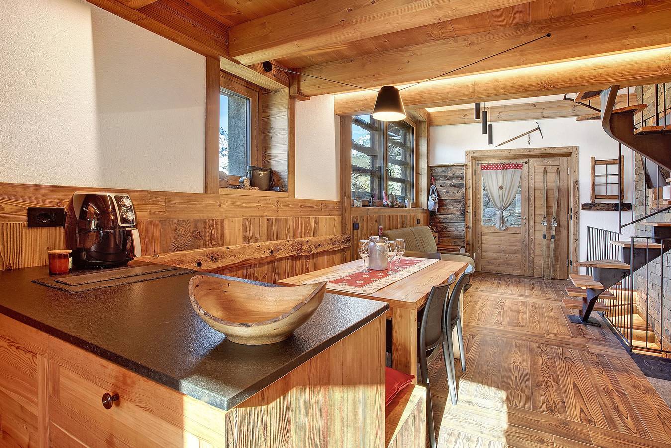 Chalet „Casa Promindoz“ mit Bergblick, privatem Garten und Entspannung in Breuil-Cervinia, Valtournenche