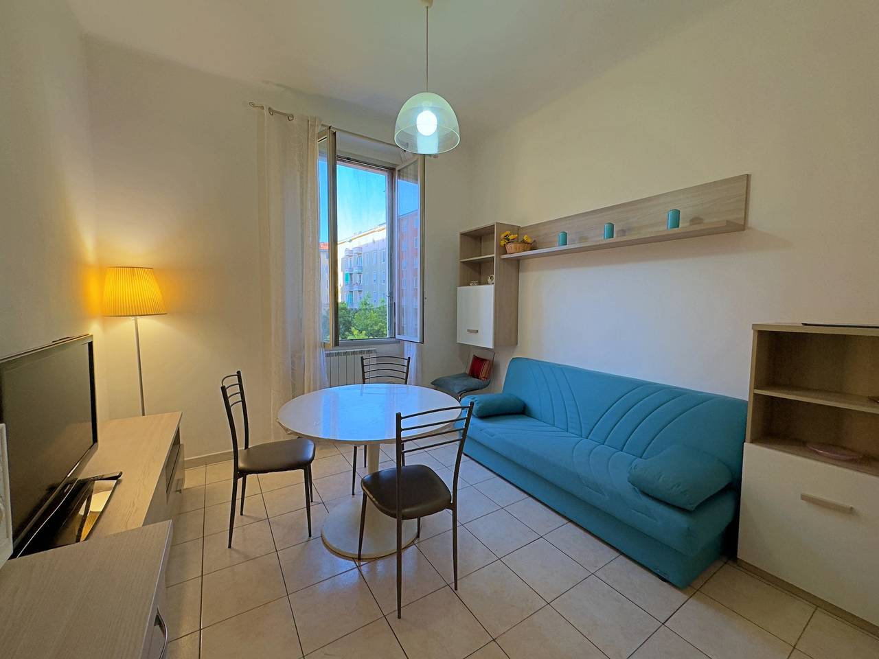 Geheel appartement, Vakantieappartement voor 5 personen met balkon in Milaan, Provincie Milaan