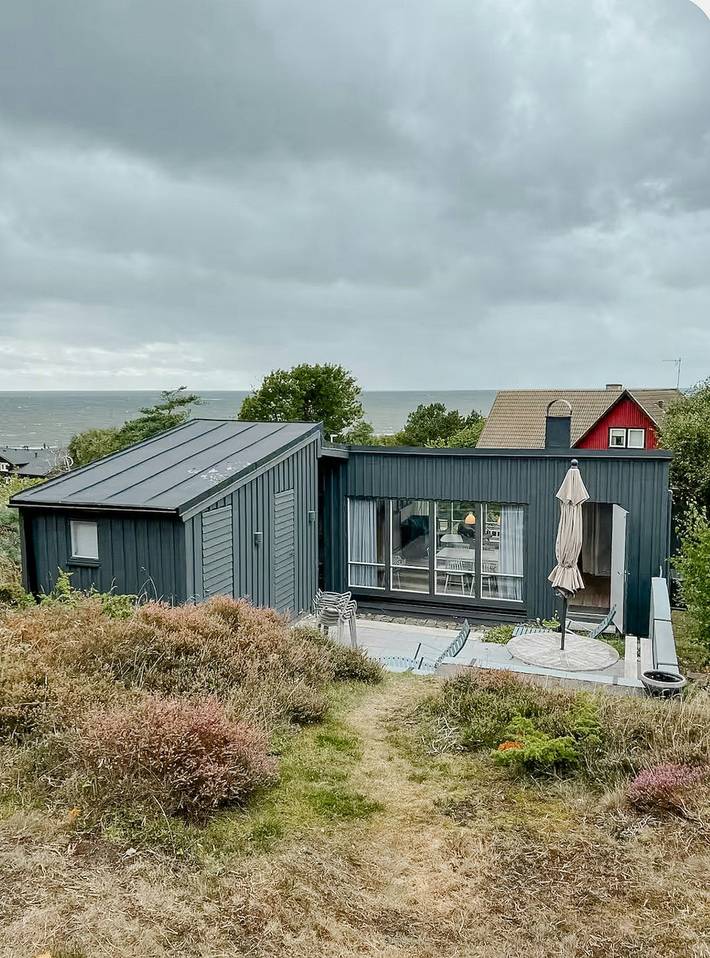 Arkitektritad stuga där hav möter skog i Haverdal in Haverdal, Halland