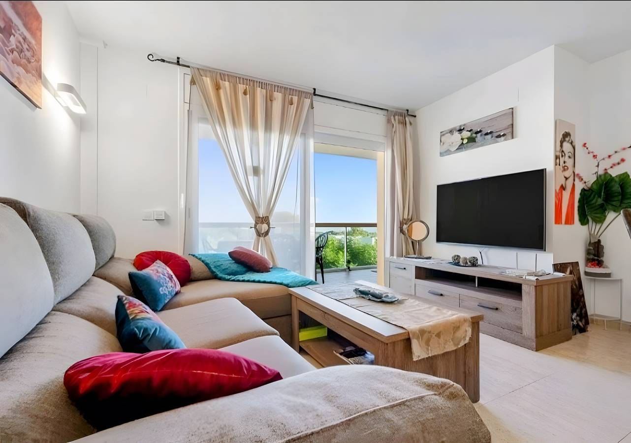 Apartamento entero, Apartamento "Martin y Rose en Salou" con vistas al mar, piscina compartida y Wi-Fi in Cap Salou, Salou