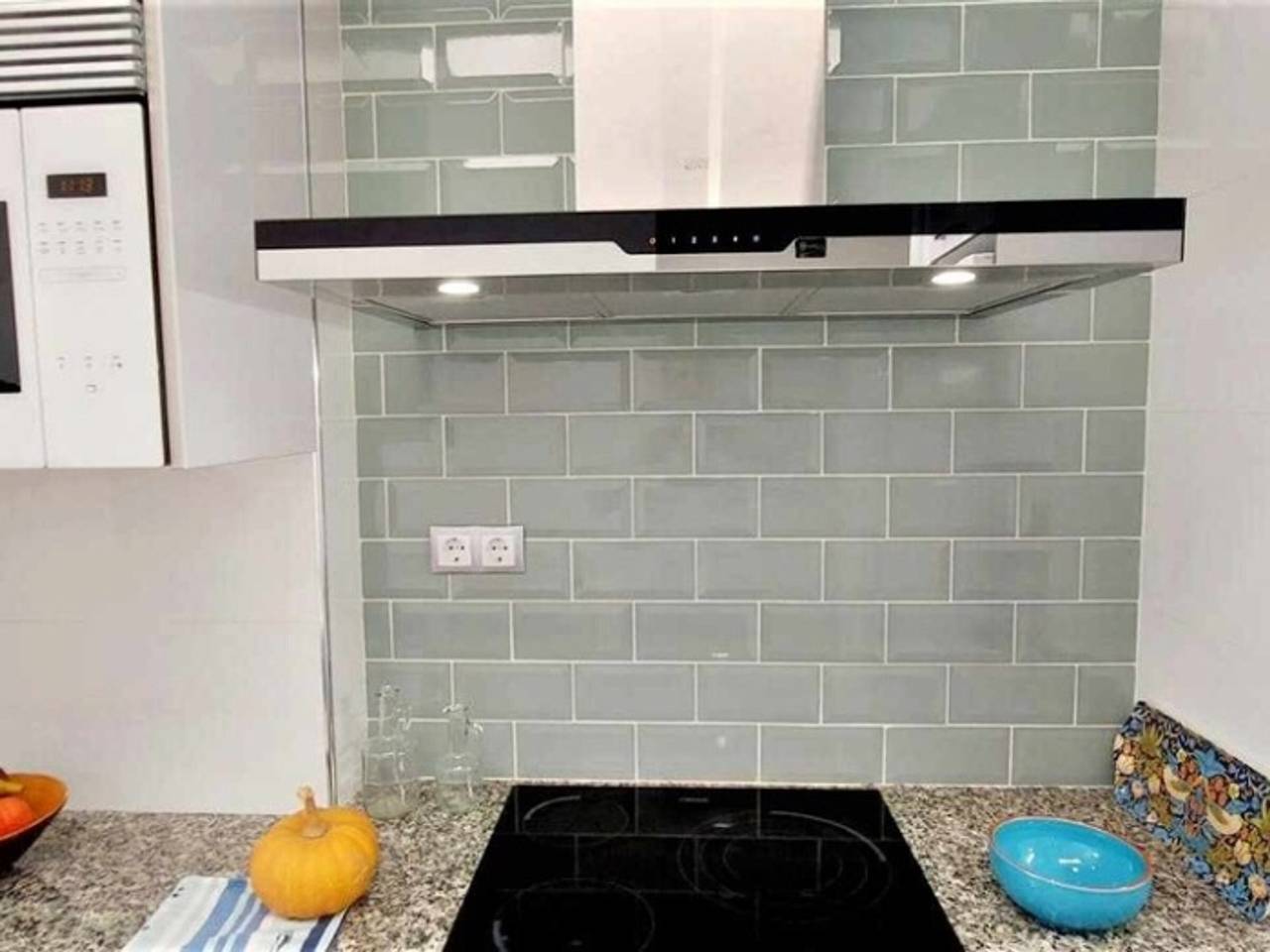 Entire apartment, Renovated 2-bedroom apartment with terrace in Salou in Salou, Costa Dorada