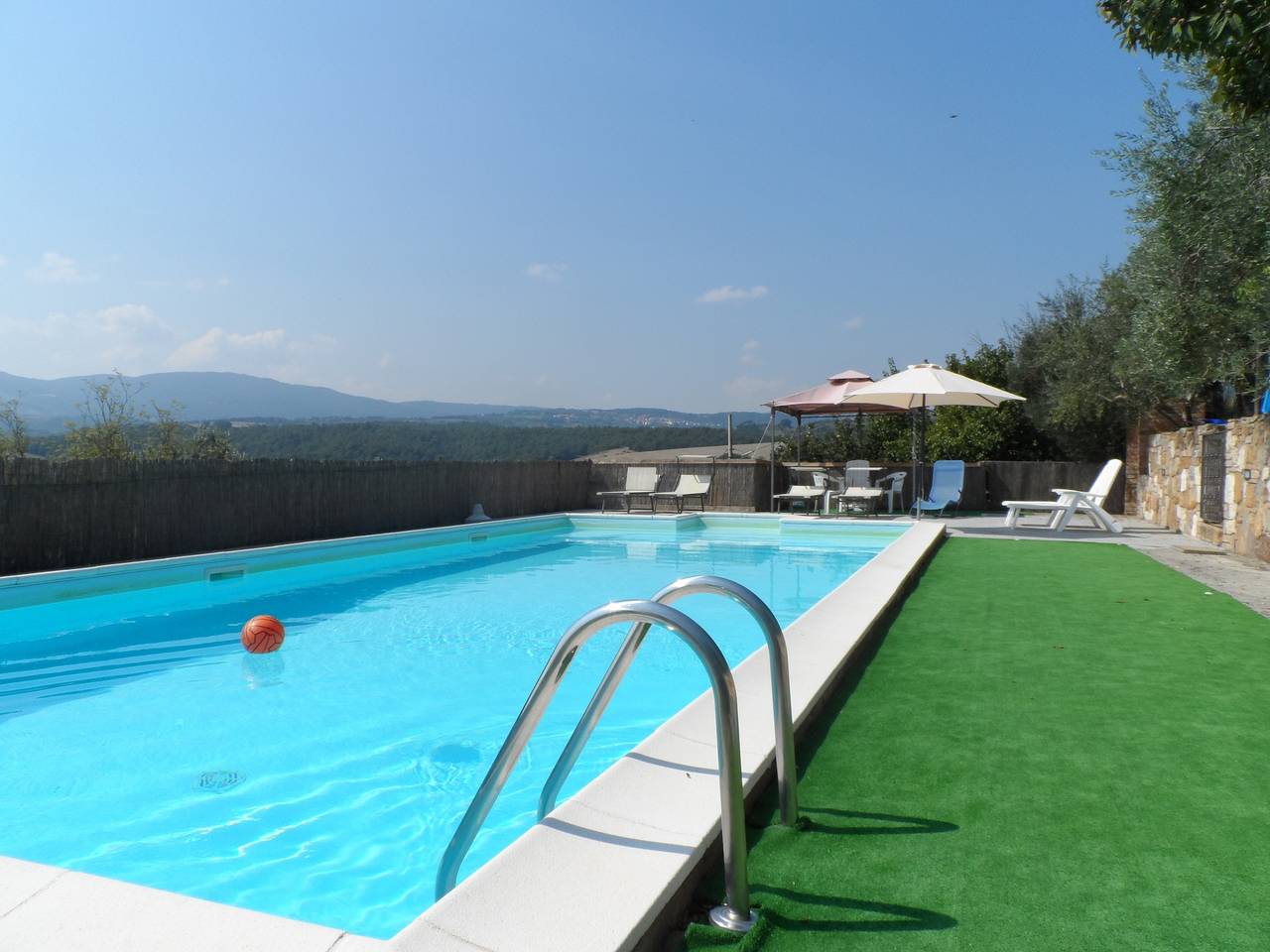 Villa privada en Toscana con piscina, aire acondicionado, mosquiteras, wifi adsl in Chianciano Terme, Chianti