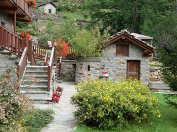 Casa Vacanza per 8 Persone in Comune di Fontainemore, Alpi Pennine, Foto 1
