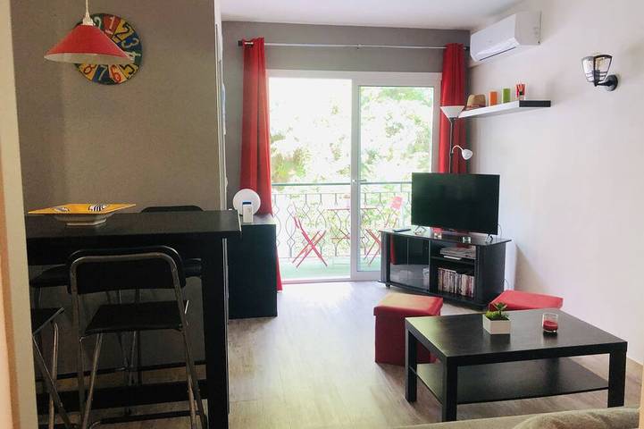 Ferienwohnung für 4 Personen, mit Pool und Balkon - 1