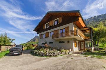 Gîte pour 12 personnes, avec balcon et jardin à Aillon-le-Vieux