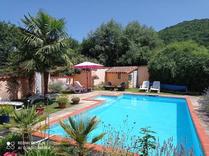 Appartement de vacances pour 3 personnes, avec terrasse ainsi que piscine et vue