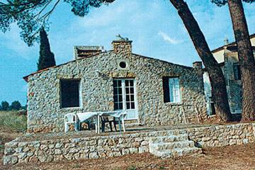 Gîte pour 2 personnes, avec jardin à Fox-Amphoux