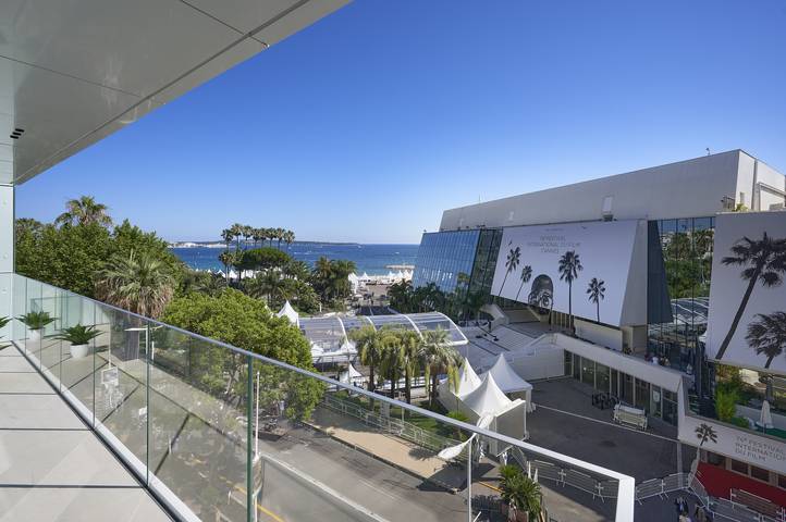 Gîte pour 4 personnes, avec Terrasse dans Office de Tourisme de Cannes