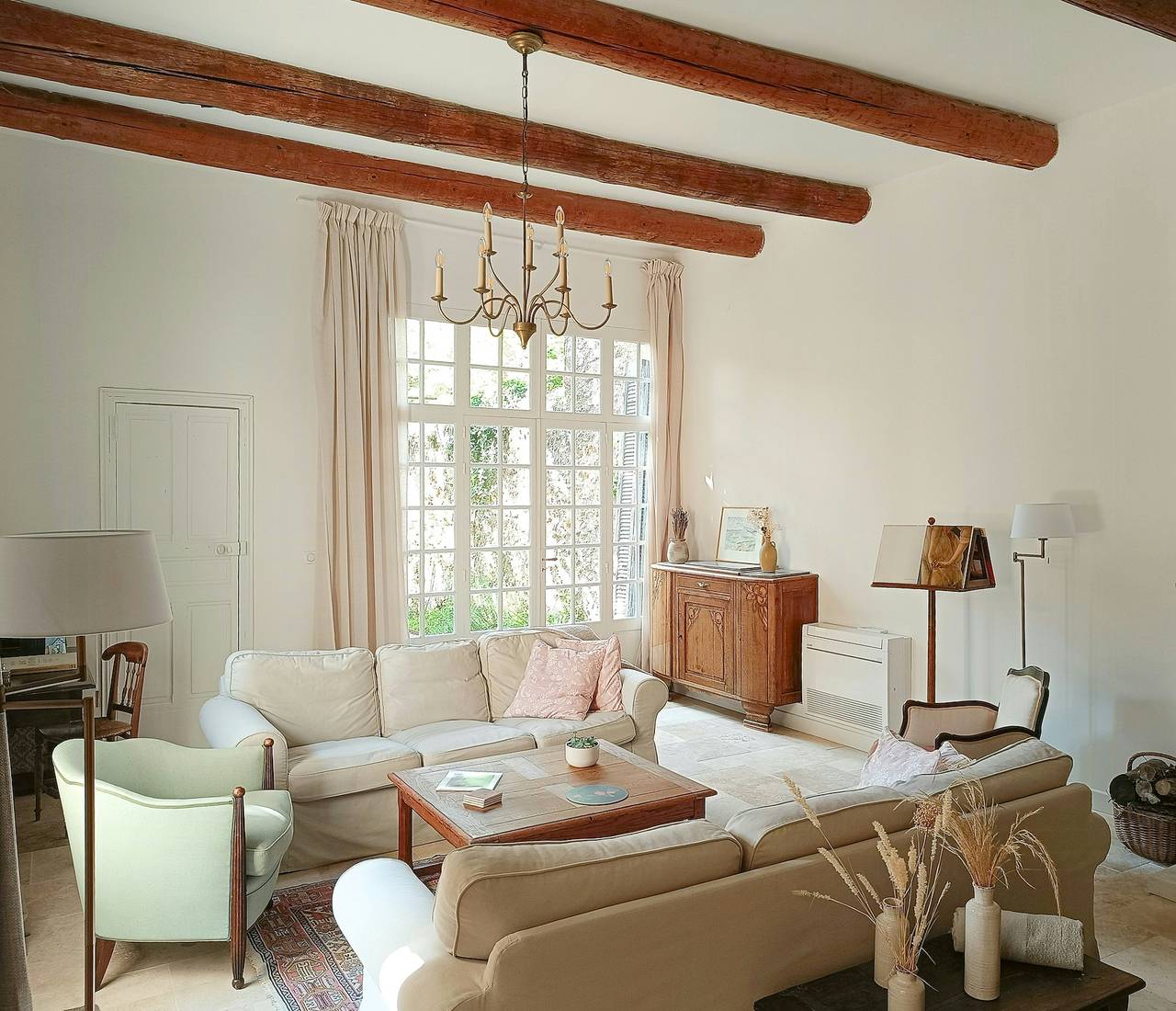 Villa de artista con piscina en Alleins in Alleins, Region de Arles