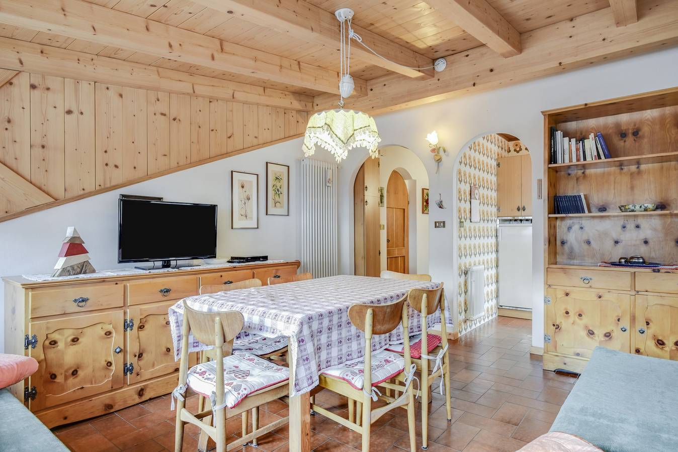 Entire apartment, Apartment "Ciasa Christina - Attic" with Wi-Fi, Balcony & Mountain View in Moena, Dolomiti Superski
