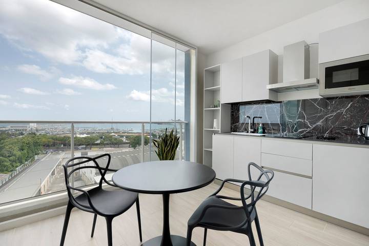 Entire apartment, Apartment 'U Gnore - Polpo Room' with Sea View, Wi-Fi and Air Conditioning in Bari, Bari Province