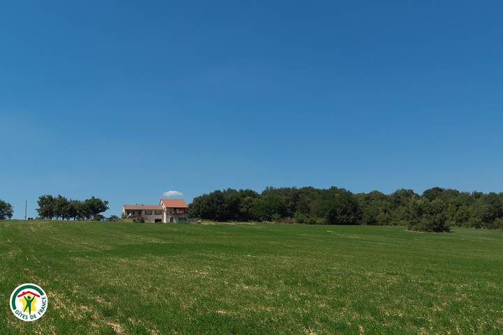 Gîte pour 6 personnes, avec jardin et piscine, animaux acceptés à Sonnay - 2