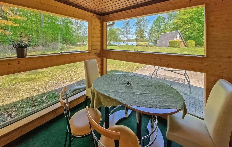Ferienhaus für 4 Personen, mit Terrasse und Seeblick in Zechlinerhütte - 3