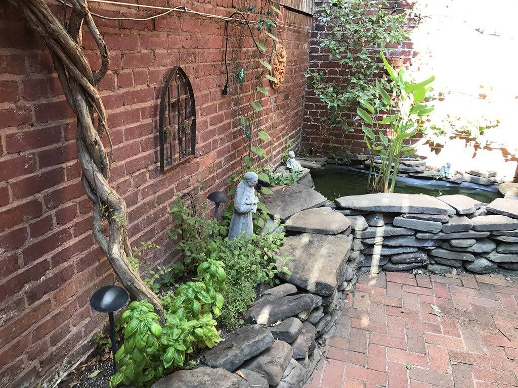 Ganze Wohnung, Privatwohnung in Historic Home: Zu Fuß zu den Monumenten, Museen und Kongresszentrum. in Washington D.C., District of Columbia