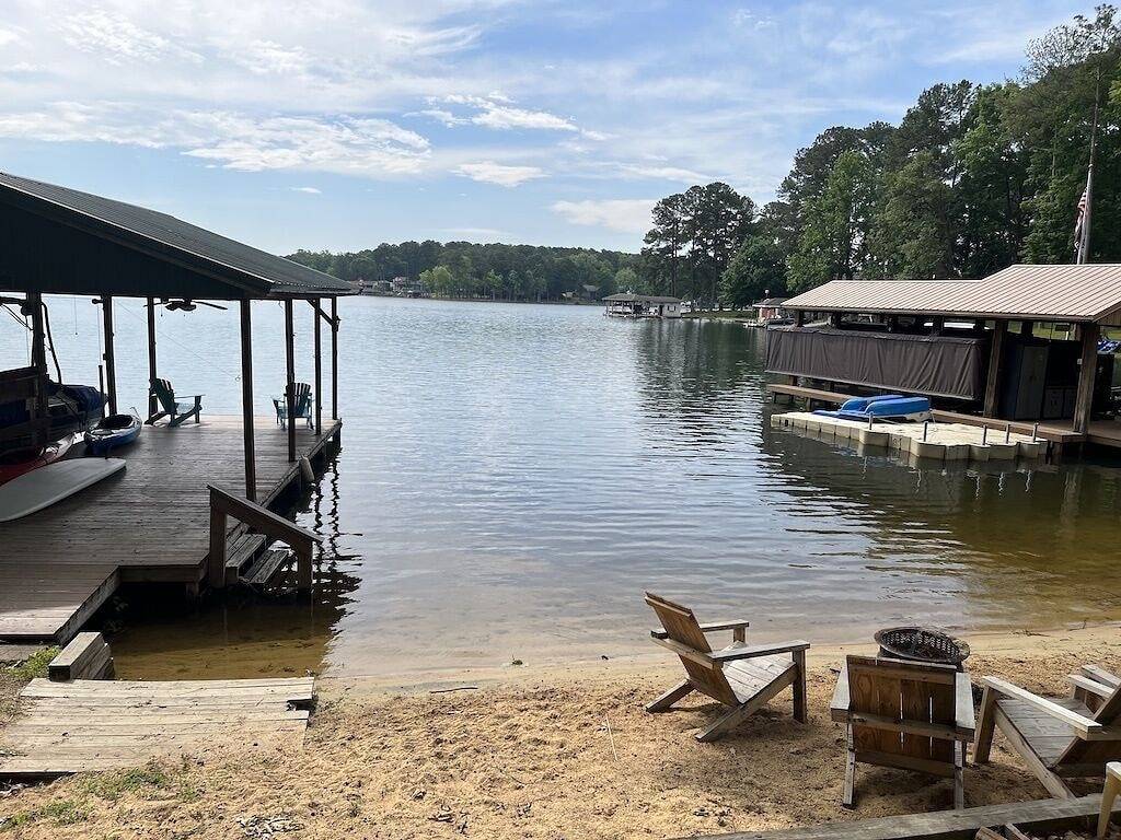 Lake Gaston A Frame- Private Beach & dock in Lake Gaston