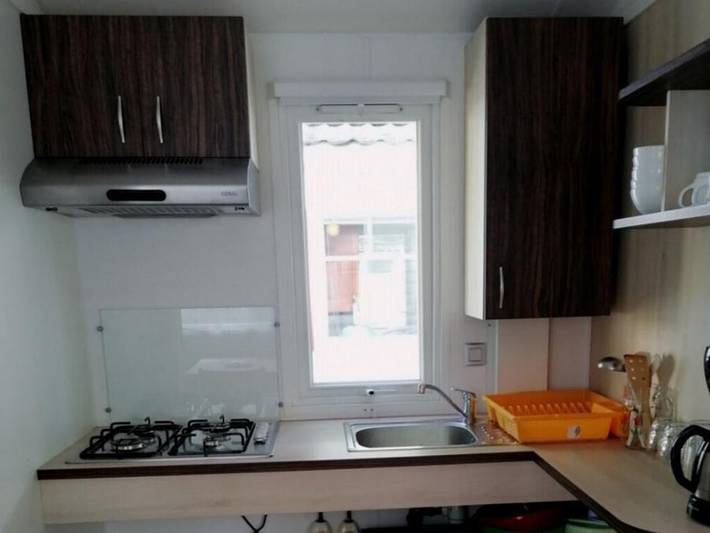 Mobil home pour 4 personnes, avec bassin pour enfant à Salles - 4