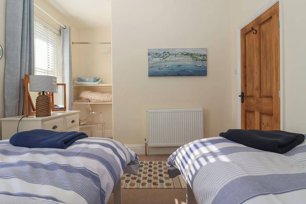 48 Waxholme Road, pet friendly, country holiday cottage in Withernsea in Withernsea, Östliches Yorkshire