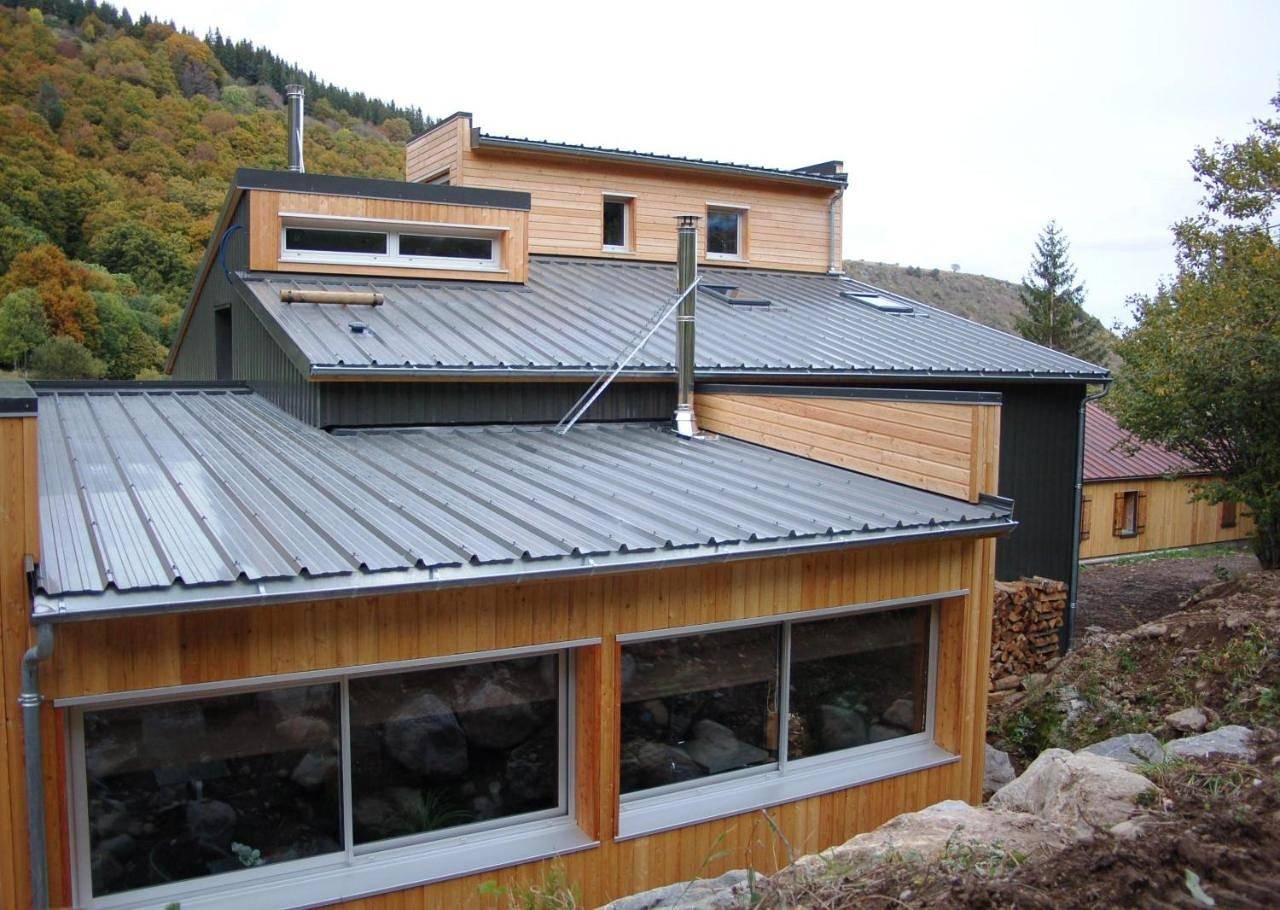 Aux 500 Diables Eco Lodge - Hotel in Chambon-sur-Lac, Parc naturel régional des Volcans d'Auvergne