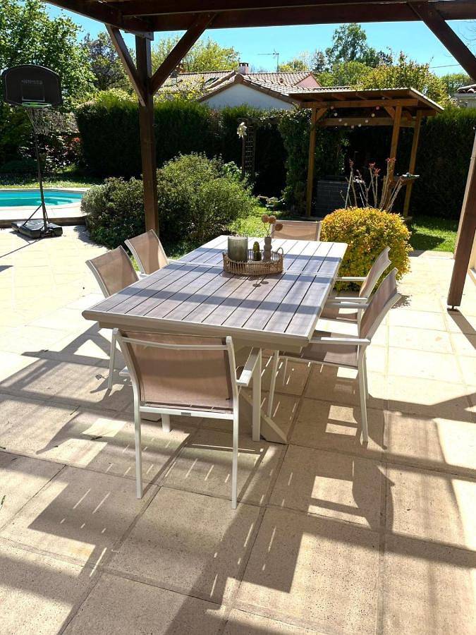 Gîte pour 9 personnes, avec terrasse et piscine à Bouaye - 2