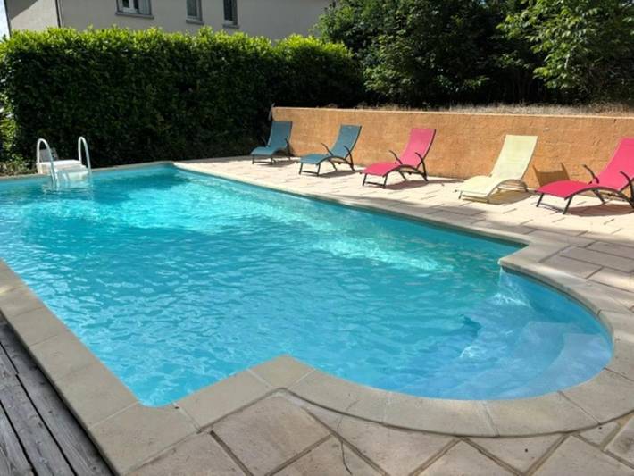 Location de vacances pour 5 personnes, avec Terrasse ainsi que Jardin et Piscine dans Le Rouget-Pers - 2