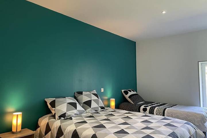 Gîte pour 5 personnes, avec jardin à Isle-et-Bardais - 3