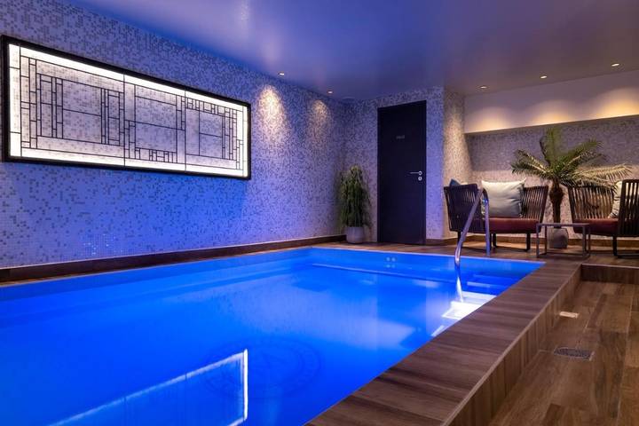 Hôtel pour 2 personnes, avec Bassin pour enfant ainsi que Piscine et Vue à Paris