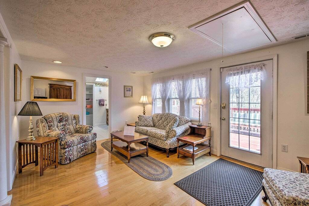 Damascus Home w / Fire Pit & Views, zu Fuß zu den Geschäften! in Damascus, Washington County (VA)