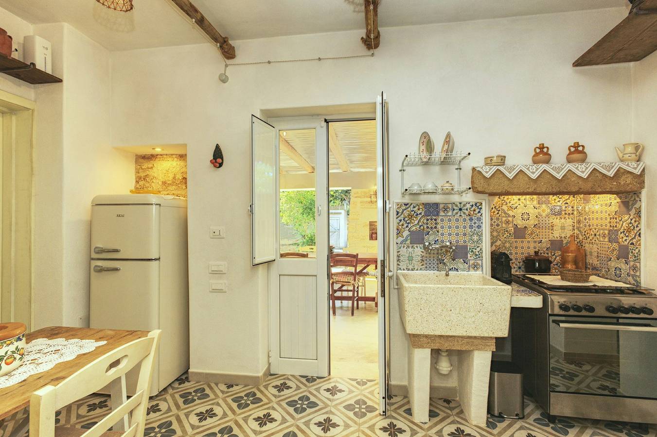 Casa mediterranea di fine Ottocento con piscina in Parabita, Golfo di Taranto