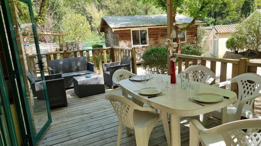 Location de vacances pour 4 personnes, avec Terrasse et Jardin ainsi que Piscine et Vue à Saint-Jean-de-Valériscle - 2