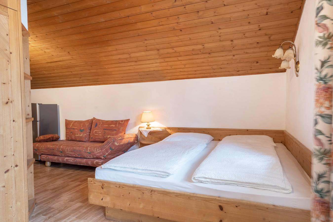 Ganze Wohnung, Ferienwohnung "Residenz Kronstein - 7" mit Balkon, Gemeinschaftsgarten und Blick auf die Berge in Tisens, Nonsberggruppe