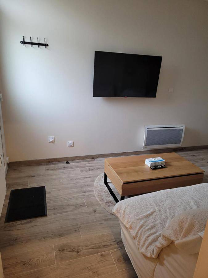 Appartement entier, One-Bedroom Apartment in Saint-Martin-Longueau, Oise