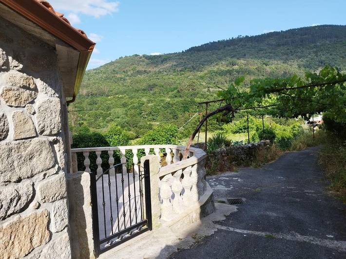 Casa de férias para 2 pessoas, com vista e terraço em Lobios