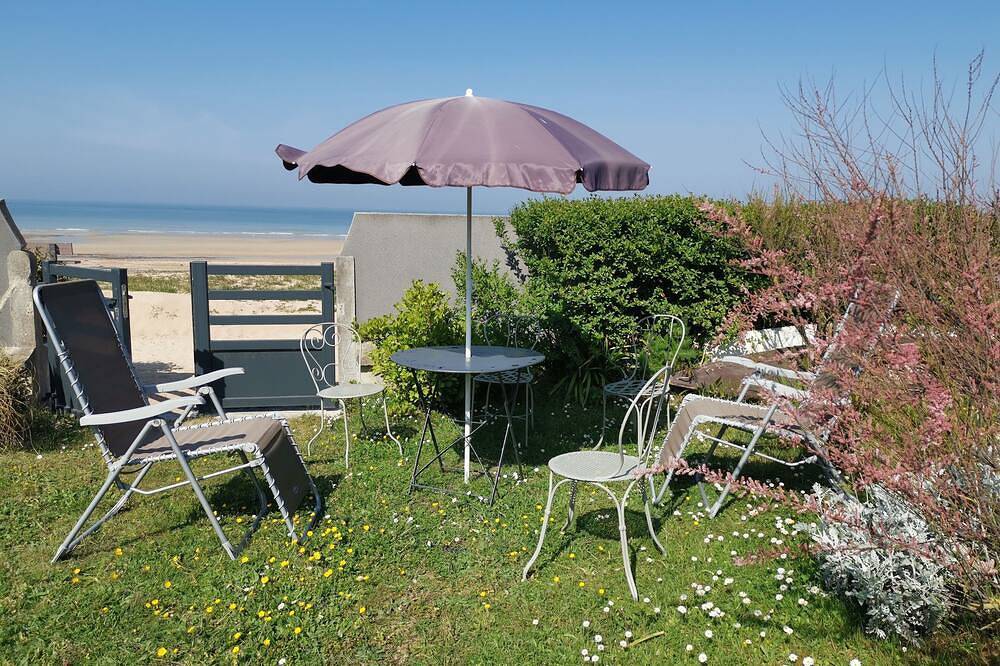 Appartement entier, Front de mer superbe appartement 3ch, jardin privatif ; accès direct à la plage in Hermanville-sur-Mer, Région de Caen