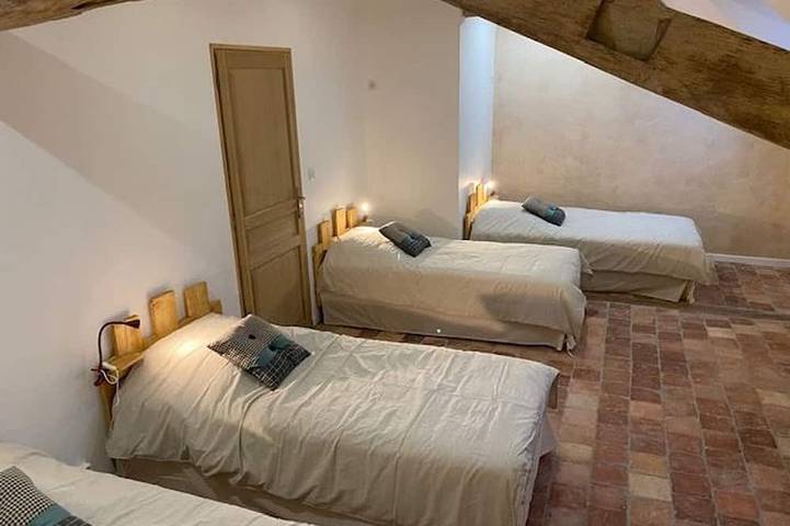 Gîte pour 11 personnes, avec piscine et jardin dans Parennes - 3