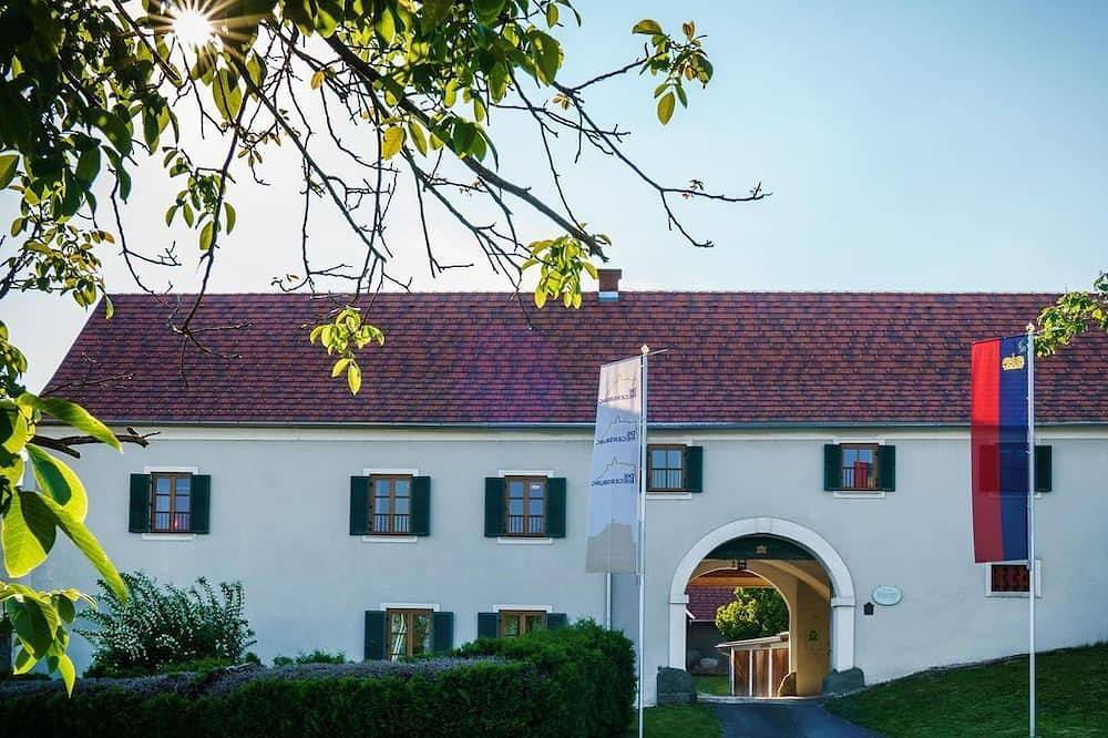 Ganze Wohnung, Doppelzimmer - Ferienwohnungen Gutshof in Südoststeiermark, Riegersburg