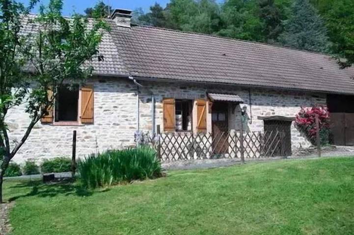 Location de vacances pour 5 personnes, avec Terrasse à Sainte-Fortunade
