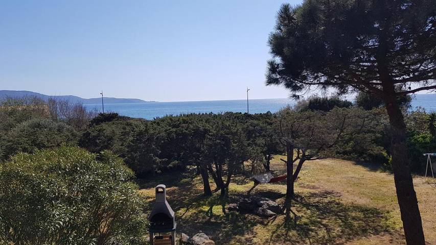 Location de vacances pour 14 personnes, avec vue et terrasse, animaux acceptés dans Plage d'Abartello