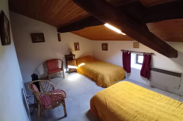 Location de vacances pour 4 personnes, avec terrasse et jardin à Joannas - 3