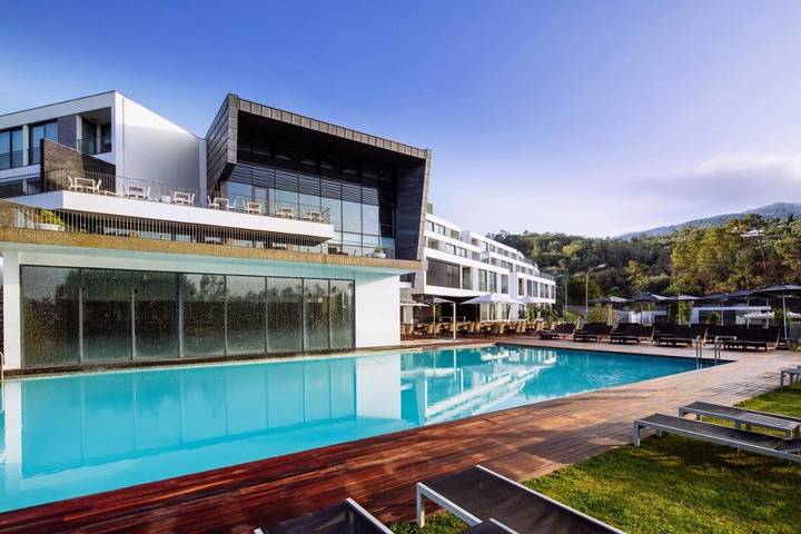 Hôtel pour 4 personnes, avec piscine ainsi que jardin et sauna
