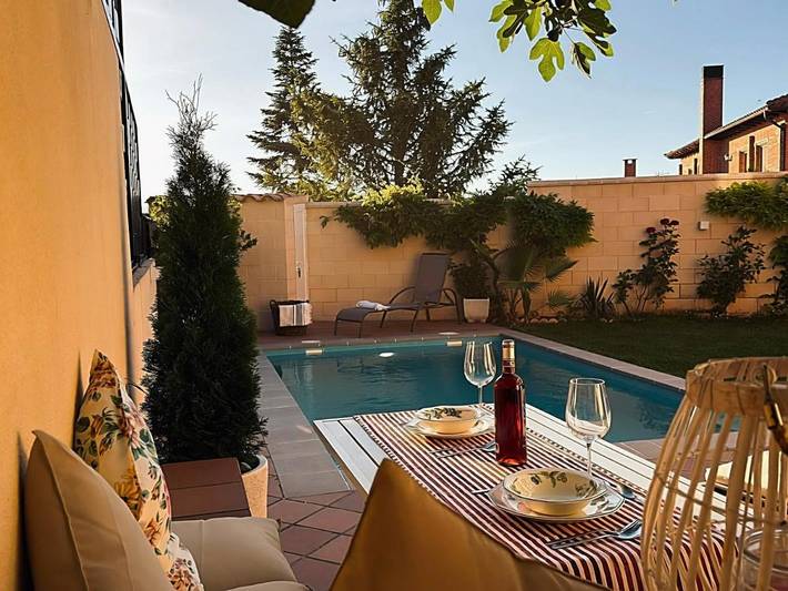 Casa de vacaciones para 8 personas, con piscina además de vistas y jardín - 1