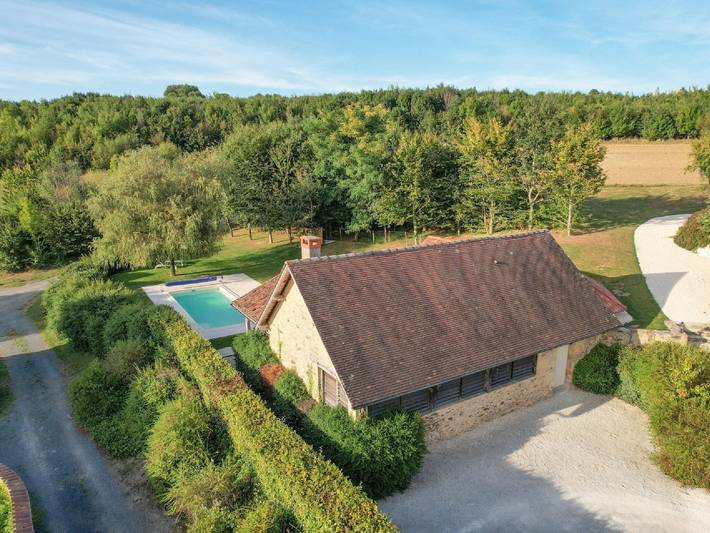 Gîte pour 8 personnes, avec jardin et piscine à Saint-Médard-d'Excideuil - 4