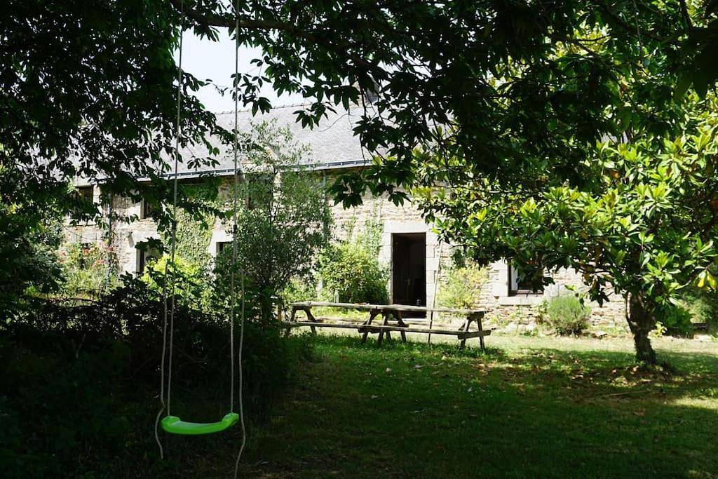 Seven-Bedroom House in Pluvigner, Région de Lorient