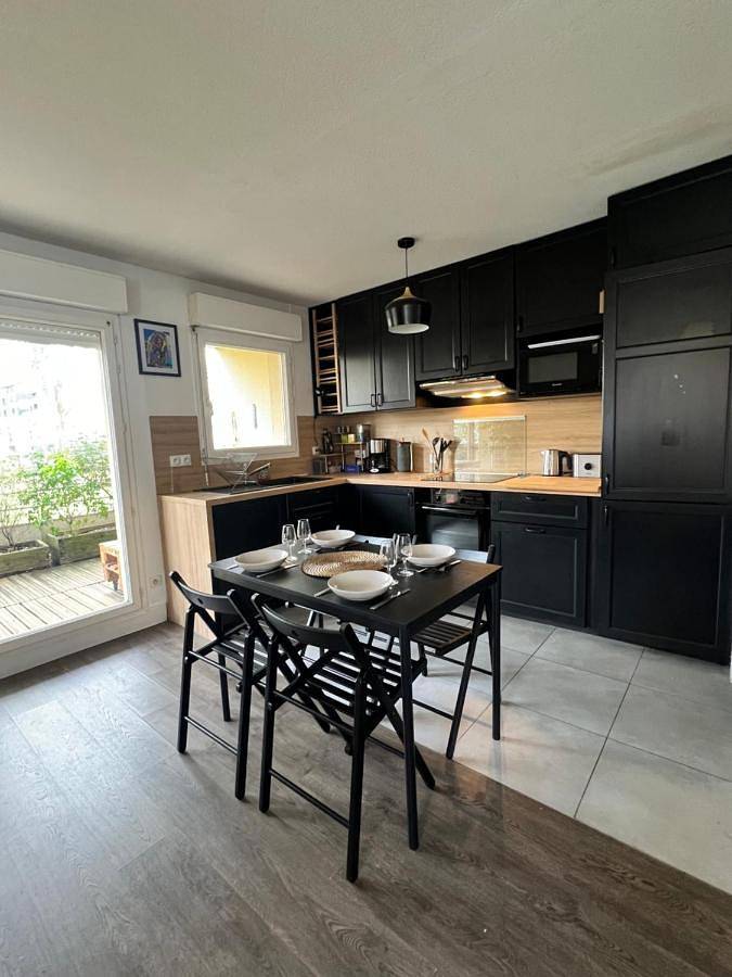 Appartement entier, Two-Bedroom Apartment in Talence, Région de Bordeaux