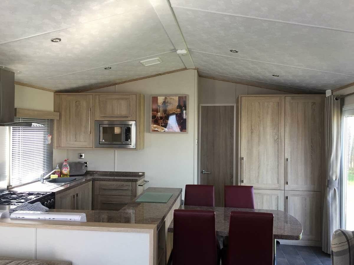Hopton Holiday Village - Seaview Caravan in Hopton-on-Sea, Great Yarmouth