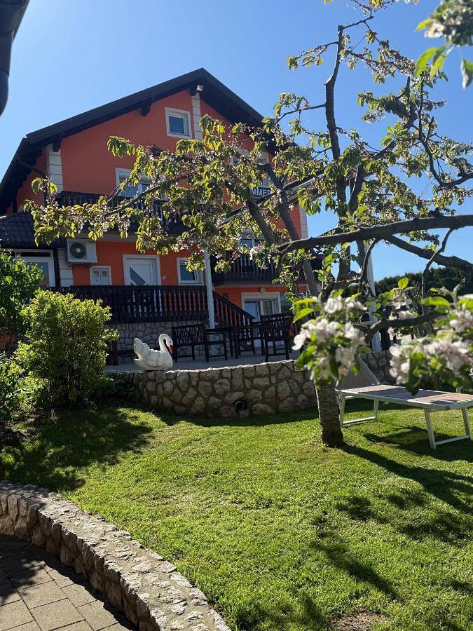 B&b per 2 persone, con Balcone e Terrazza nonché Giardino e Panorama ai Laghi di Plitvice