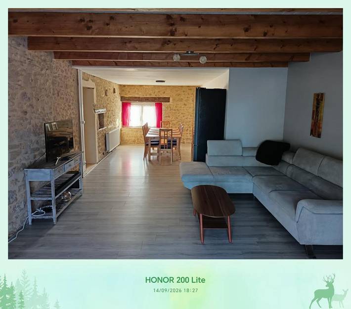 Location de vacances pour 7 personnes, avec Terrasse ainsi que Jardin et Vue dans Terres-de-Haute-Charente
