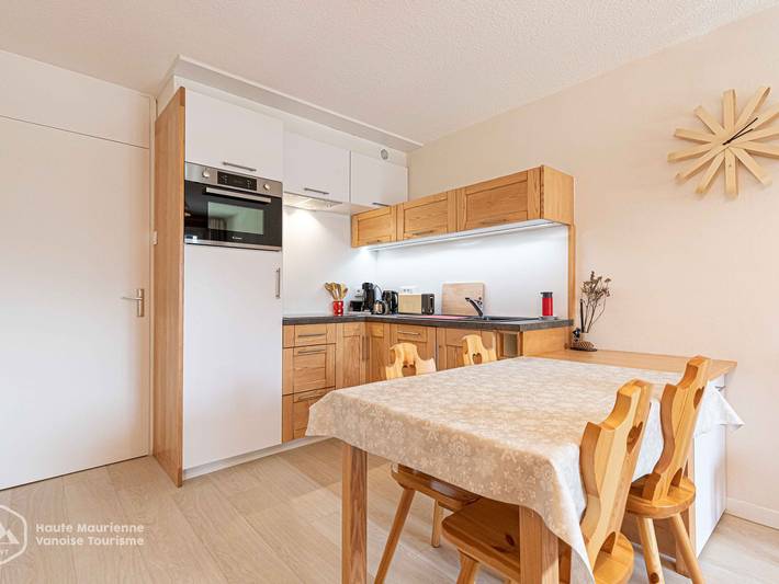 Gîte pour 5 personnes, avec balcon dans Office De Tourisme La Maison D Aussois - 2