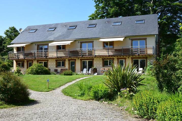 Gîte pour 4 personnes, avec vue et piscine ainsi que jardin et vue sur le lac à Vittefleur - 2