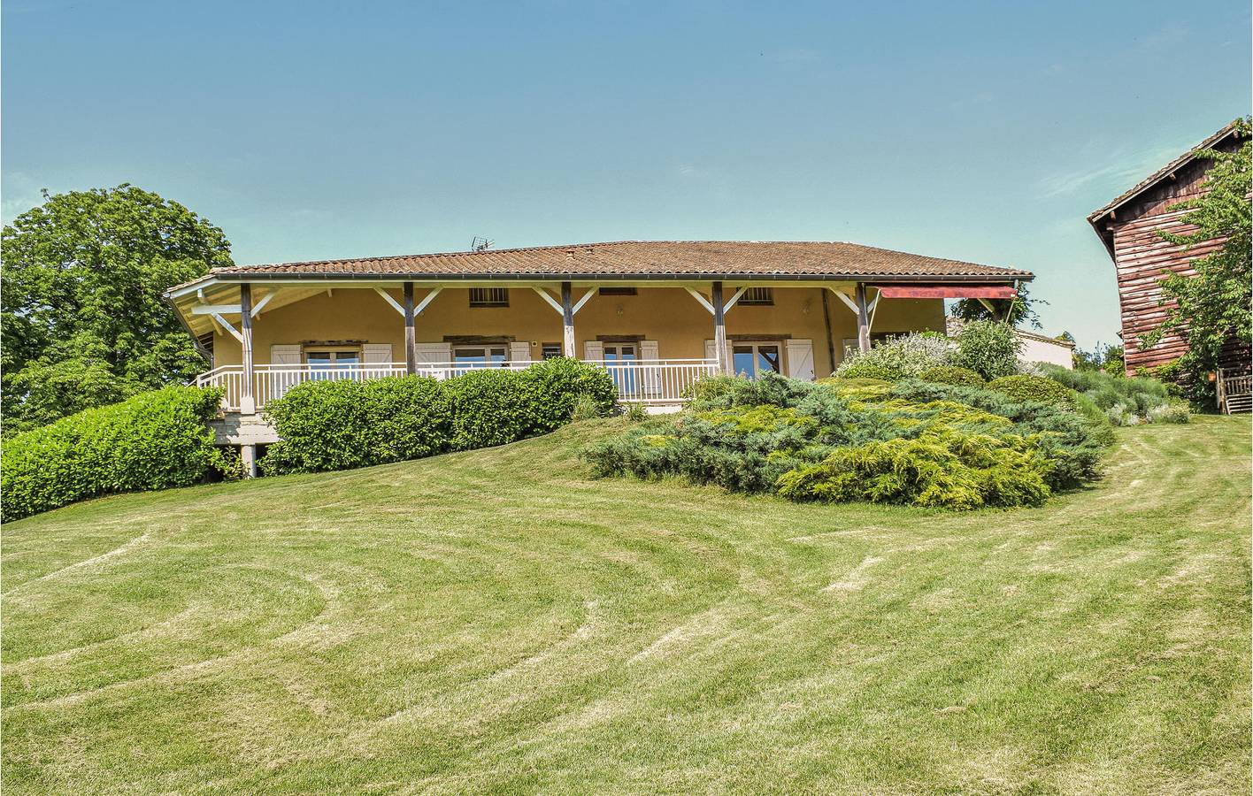 Apt relaxant avec piscine et parking, 2km de Bourgougnague in Bourgougnague, Région de Marmande