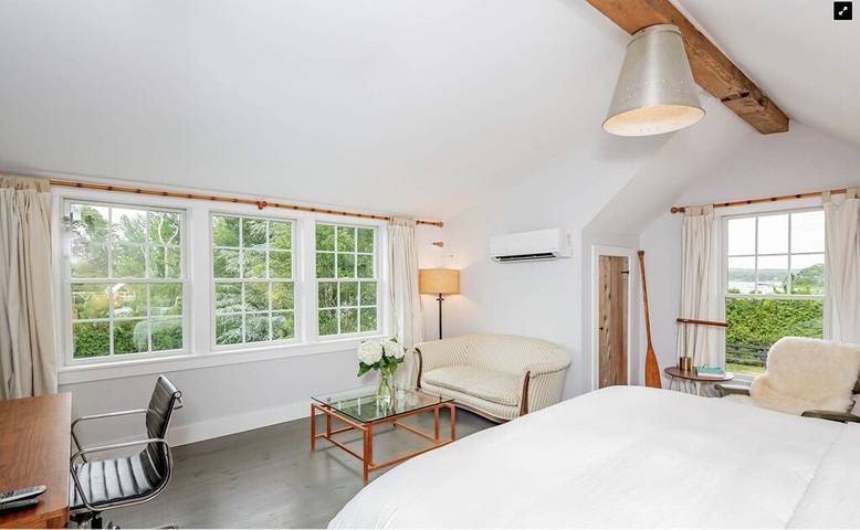 Vacation rental for 10 people, with pool and yard in Sag Harbor
